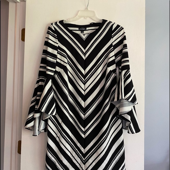 Rox & ALi Striped Dress - Picture 2 of 6